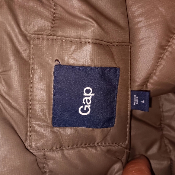 Unisex gap vest size large beige like color - Picture 9 of 9